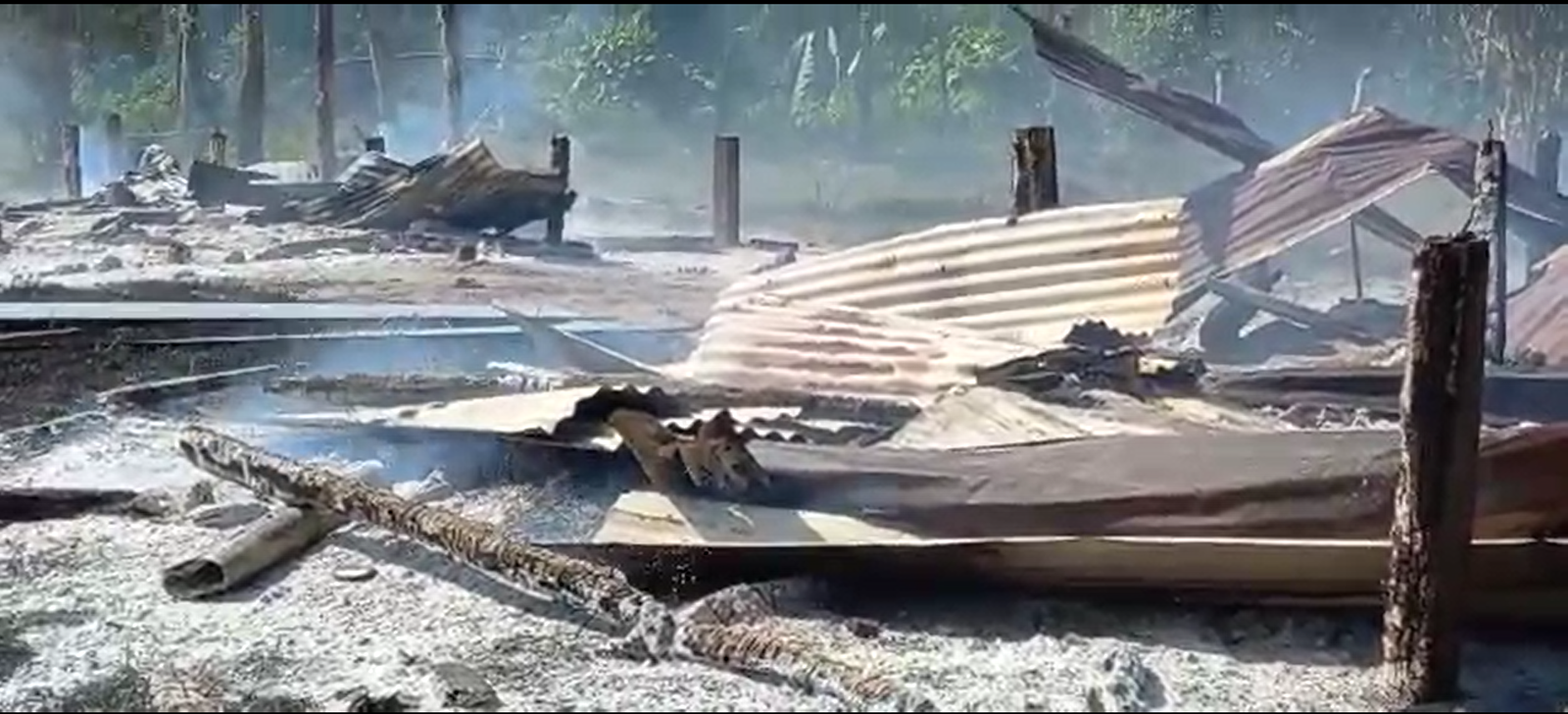 Casas quemada por colonos en la comunidad mayangna de Wilú.