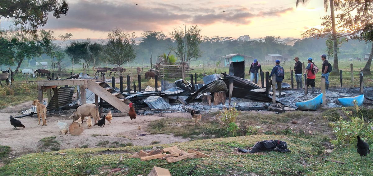 Algunas de las casas quemadas en la comunidad de Alal, pueblo indígena mayangna.