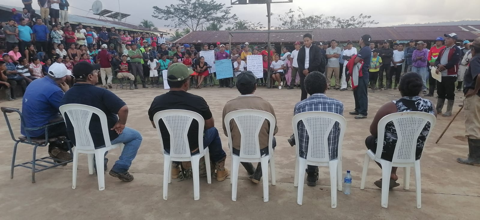 Asamblea comunitaria realizada en la comunidad Musawás, del territorio Sauni As