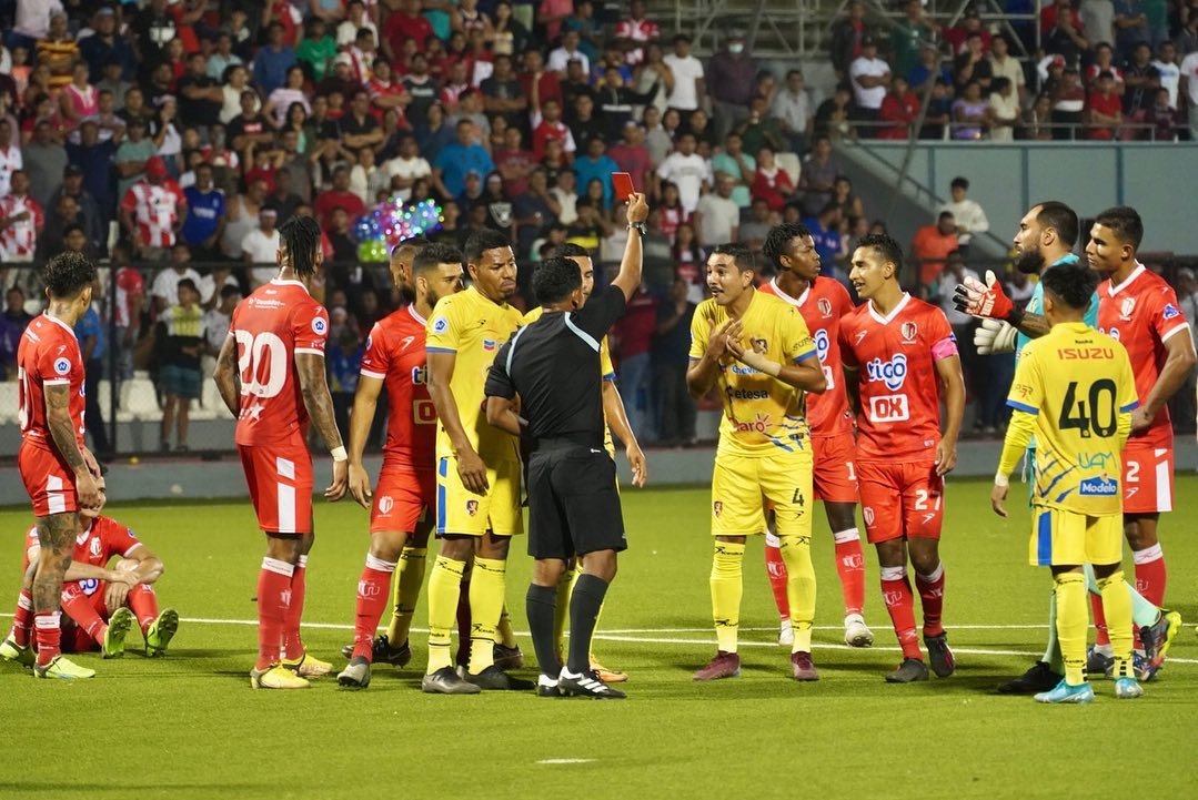 El Real Estelí logró clasificarse a la gran final del Torneo Clausura 2023, luego de vencer en tanda de penales al conjunto capitalino del Managua FC por marcador 4-3. El Tren del Norte se enfrentará al Cacique Diriangén este próximo sábado 13 de mayo en