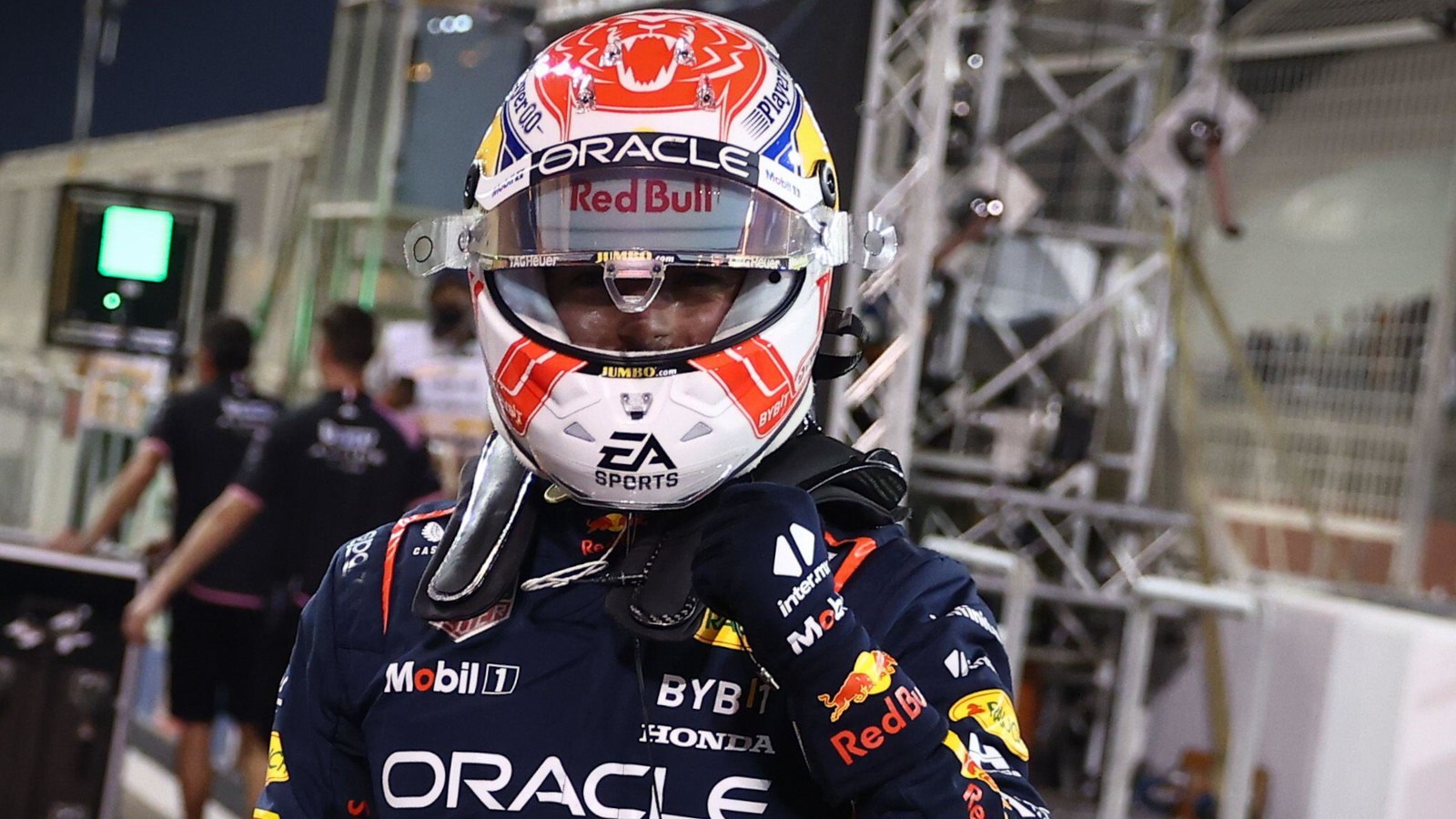 Max Verstappen inicia con pie derecho la defensa de su título conseguido el año pasado, luego de finalizar como campeón del primer Gran Premio de la temporada en Bahréin.