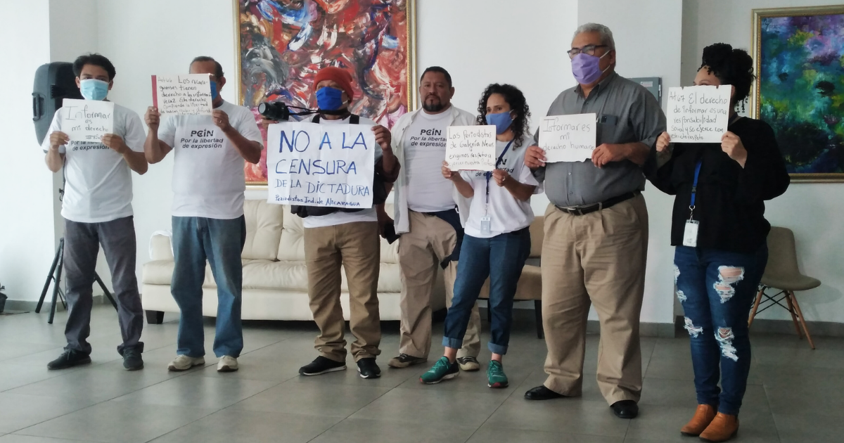 Periodistas independientes se manifiestan en contra de la "Ley mordaza"