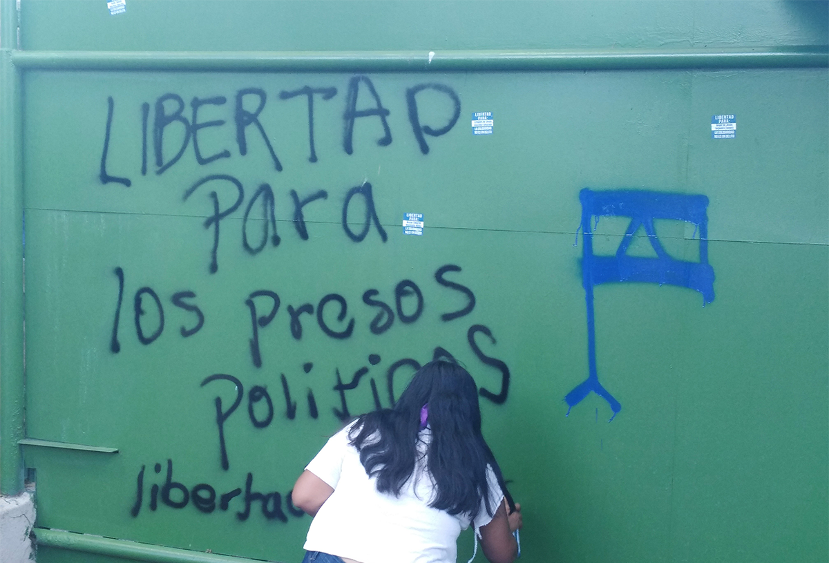 Universitarios demandan libertad de presos políticos