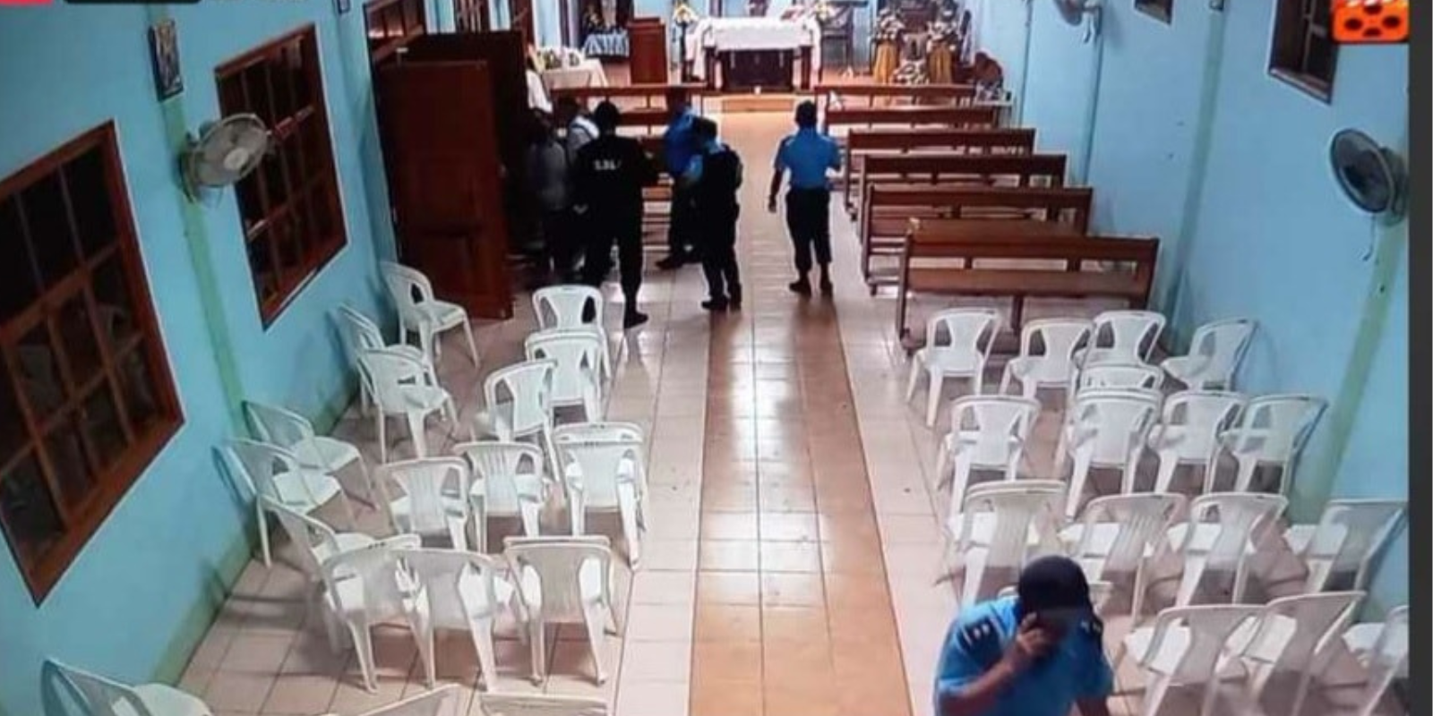 Policía de Daniel Ortega ingresó con violencia a la capilla de Sébaco