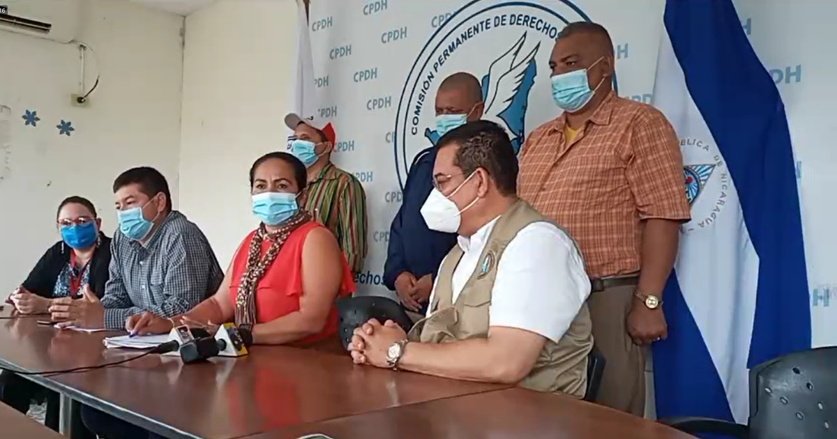 La secretaria del Concejo Municipal, Alba Marina Cárdenas, denunció la ilegalidad de la sesión realizada por concejales sandinistas