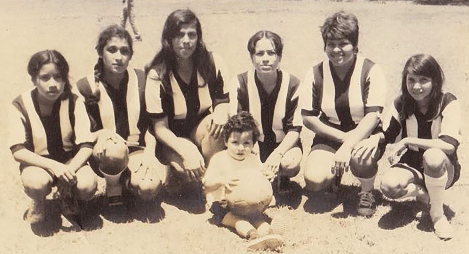 Primeras jugadoras del Cacique Diriangén en los años 60.