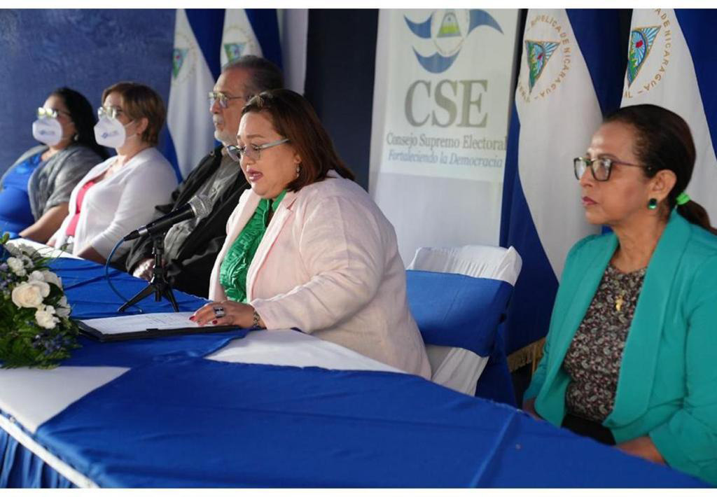 Magistrados orteguistas del CSE, durante el acto de aprobación de las boletas electorales para la “farsa electoral del próximo 6 de noviembre.