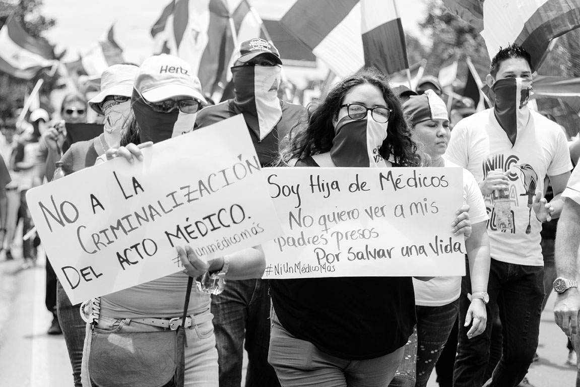 Personal de salud: mal pagados, explotados y reprimidos por la dictadura