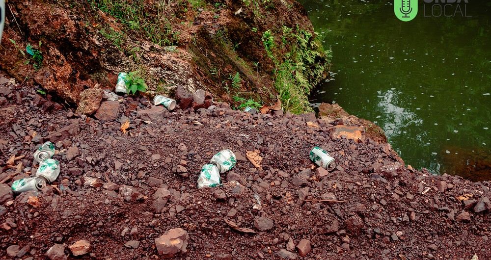 La huella de los invasores es evidente. El daño ambiental simplemente está a la vista.