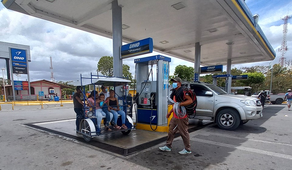  Altos costos del combustible enfrentan a usuarios y prestadores de servicio de transporte