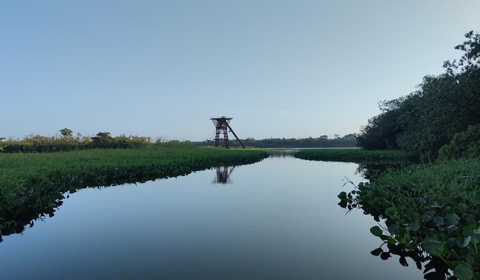  Antigua draga en el río San Juan.