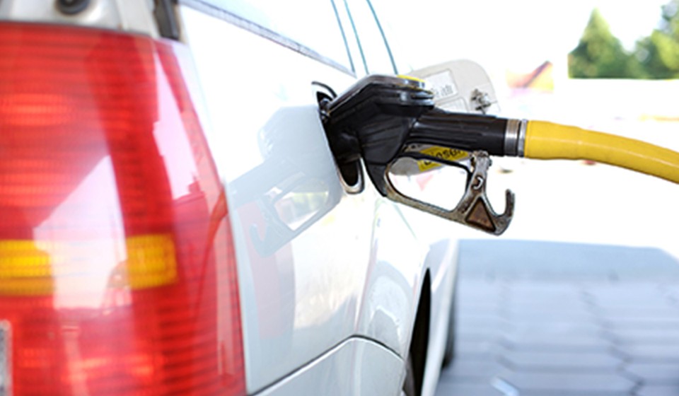  Combustible más caro y gasolineras entregan menos, denuncian taxistas