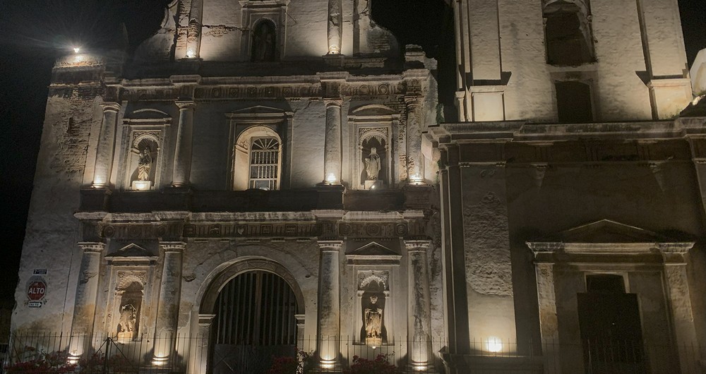 Ruinas de la iglesia del Carmen en Antigua Guatemala. Fotografía / Odette