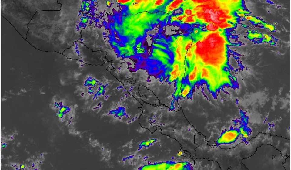  Sistema de baja presión y onda tropical podría causar fuertes lluvias en Nicaragua y Honduras