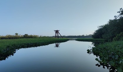 Antigua draga en el río San Juan.