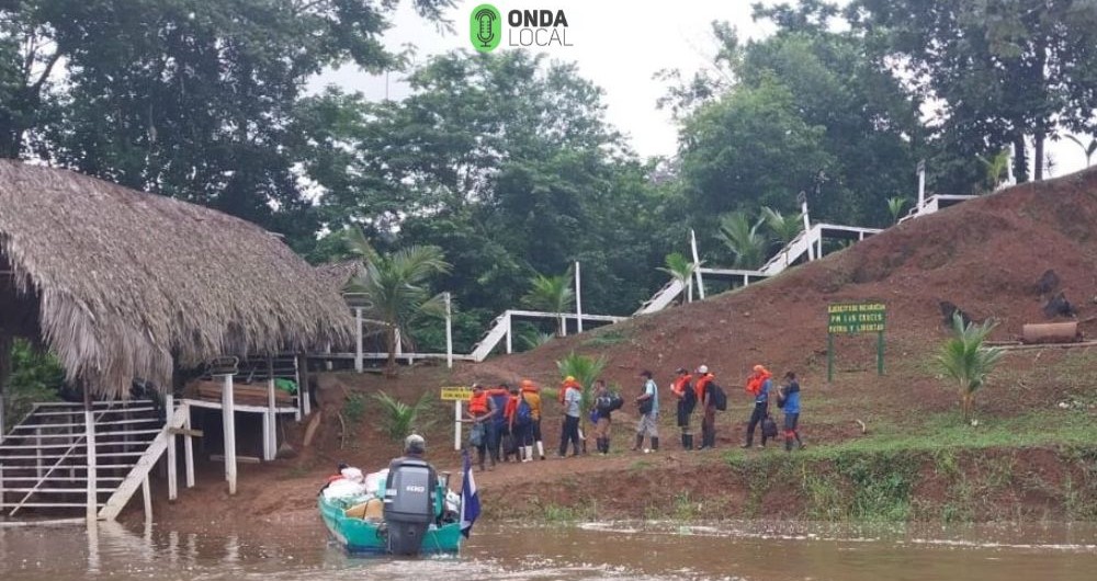 Puesto militar Las Cruces, está a apenas tres kilómetros de la entrada a los campamentos mineros dentro de la reserva Indio Maíz. los soldados no detiene a todas las personas mineras.